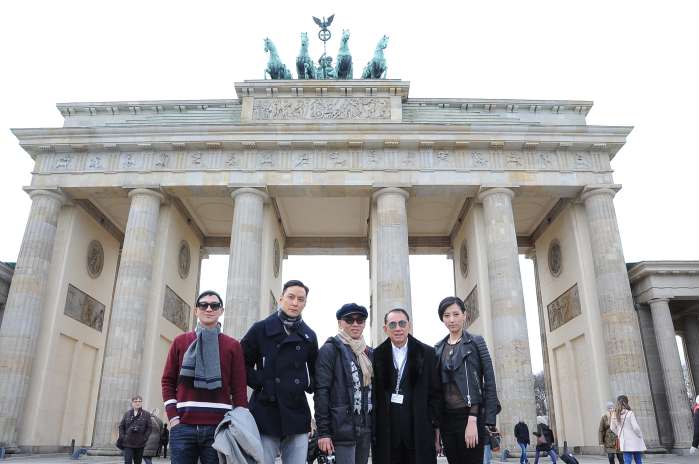 影帝張家輝 吳彥祖開心《魔警》獲好評 大吃德國美食 開心與玩偶合影