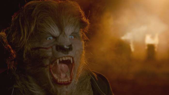 《狼人鎮》打造超逼真狼人世界 狼牙毛髮1：1模擬真狼 《X戰警：第一戰》判官盧卡斯提爾獨挑大樑 嘆6塊肌白練