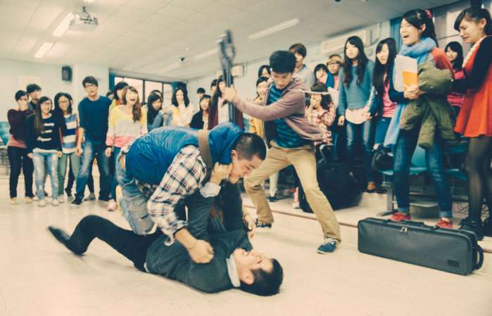 《寒蟬效應》黃遠以下犯上太入戲 毆打戴立忍來真的 戴立忍推盧貝松《露西》美國影集《紙牌屋》戲約 力挺王維明學長