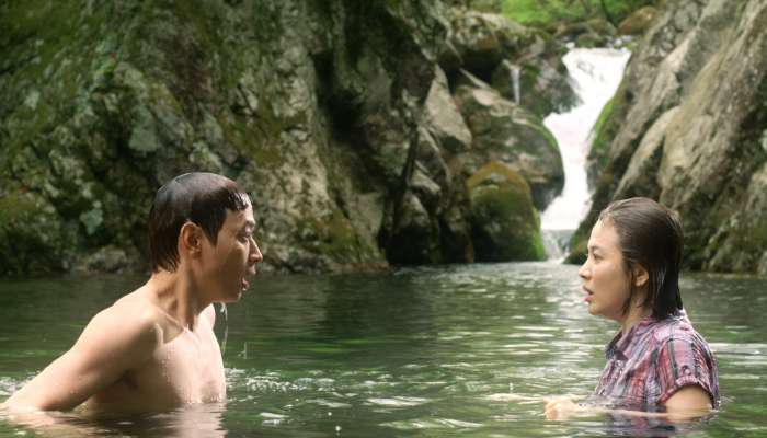 姜棟元脫光跳溪大露點  《噗通噗通我的人生》濕身「觸電」宋慧喬