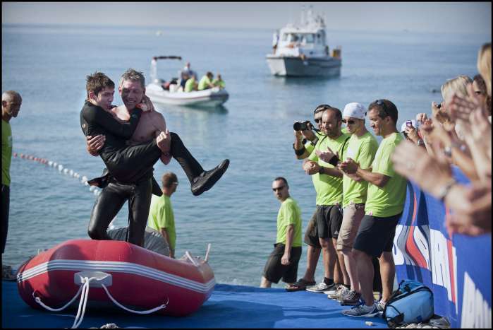 《我的鋼鐵老爸》感人場景  尼斯三鐵比賽真實拍攝   與患有腦性麻痺演員共同完成  柏林影帝一輩子難忘