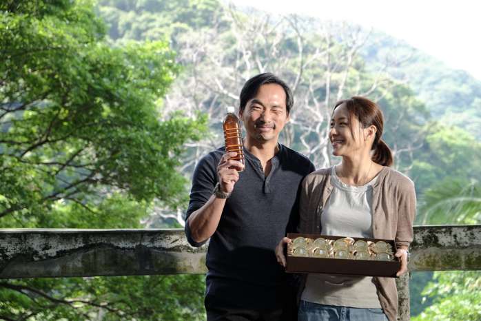 石頭拍戲「痛並快樂著」 五月天團員探班送苦茶 林書宇拍【百日告別】好折磨 影后林嘉欣樂意被虐