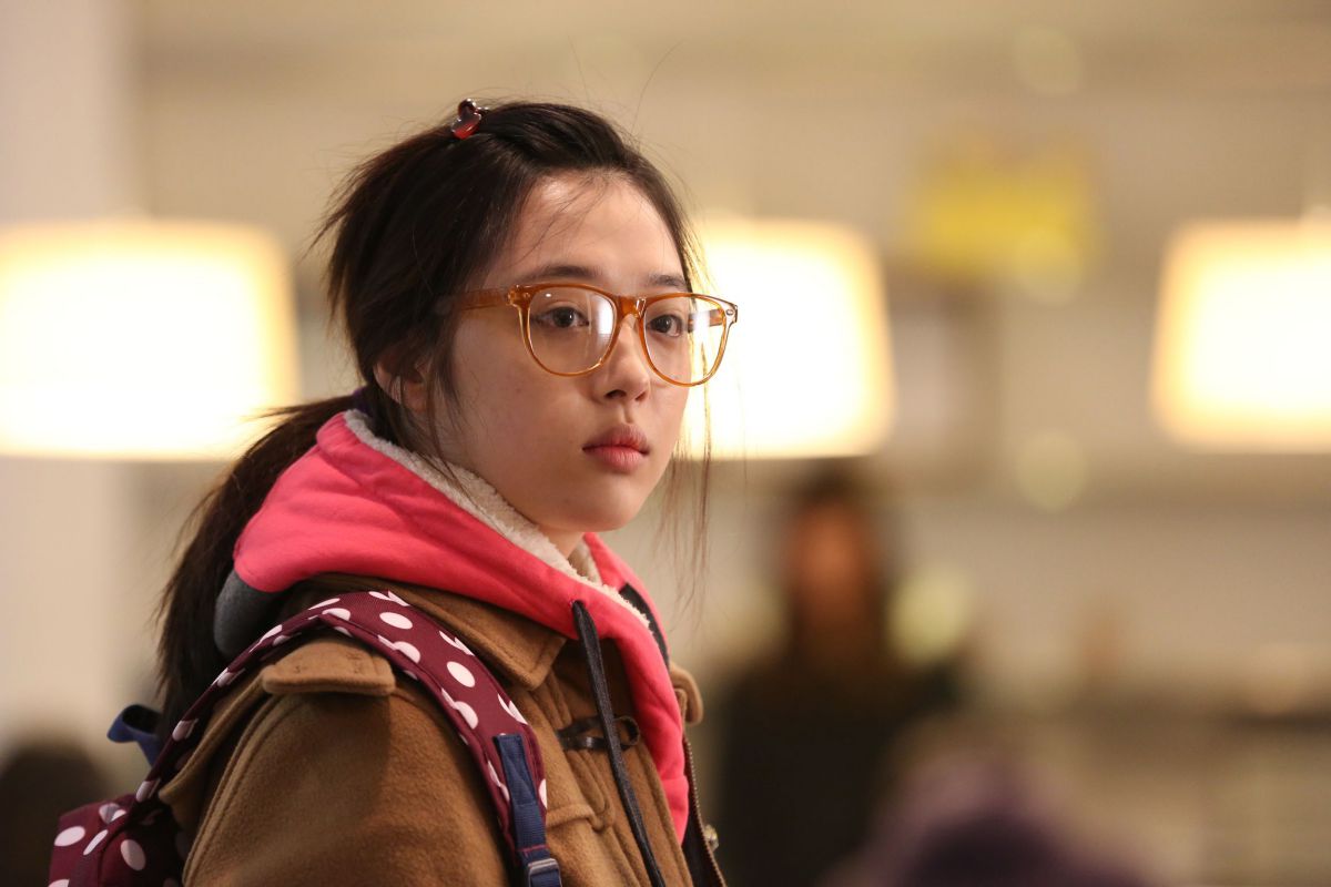 韓國女子天團f（x）雪莉為【時尚天王】裝書呆子 醜到連媽都認不出