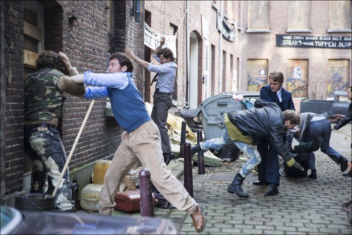 太帥！  型男天菜綁匪團迷倒人  《綁架海尼根》互毆內鬨鬩牆