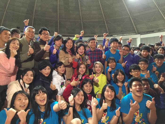 【人生按個讚】前進校園 千人舞動「按讚舞」