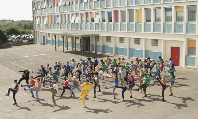 《噗嚨共鮮師》對付弄榴槤的學生，只能找來散仙團的老師。