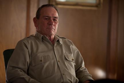 湯米李瓊斯【日落真相】詮釋麥克阿瑟將軍 霸氣神韻激似本尊