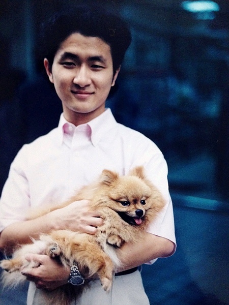 遛狗巧遇蔡明亮 九把刀險被獒犬彈飛  九把刀愛犬Puma硬上小腿 還會負責清理現場