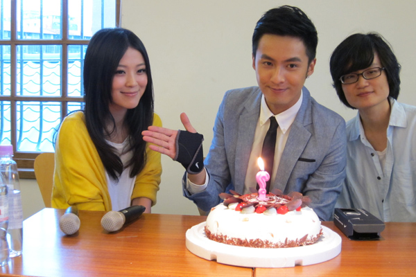 卓文萱化身幸褔快遞 送愛給張雁名 張雁名:「我最愛她!」