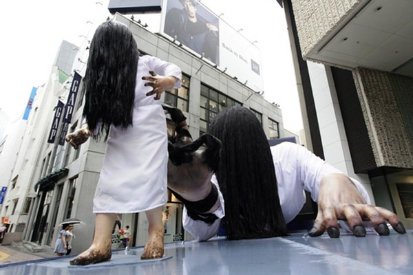 《貞子2：嬰靈不散》鬼魅影像過度駭人  台灣公車廣告四度送審均被駁回