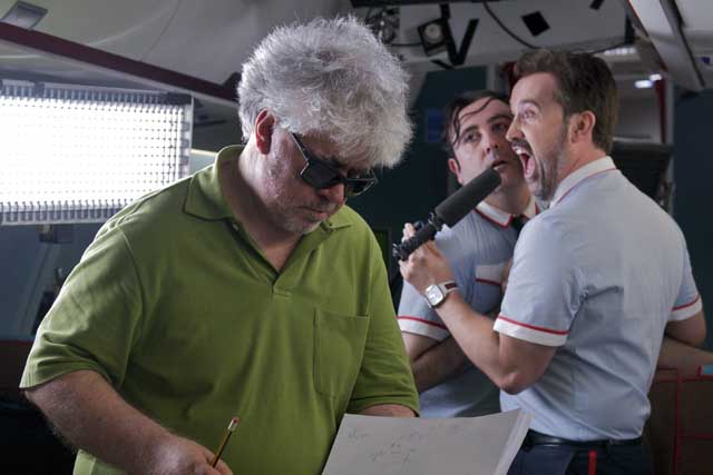 阿莫多瓦新作【飛常性奮！】媒體口碑好評不斷 以飛安危機反諷西班牙經濟  仍不忘情性愛與同性戀議題