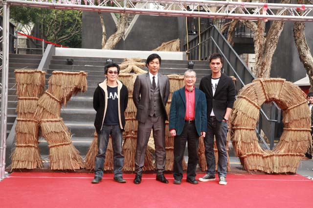 大澤隆夫與魏德聖、馬志翔為「美好台灣KANO魂—華山100 X KANO特展」開幕剪綵