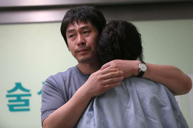 淚海淹沒戲院好評不斷 公益團體與教育單位強力背書推薦 《希望：為愛重生》