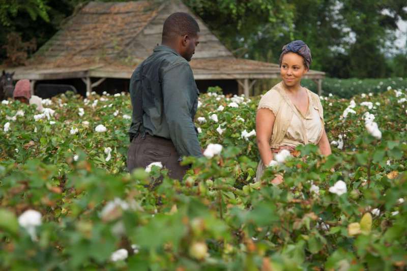 瑪麗亞凱莉為【白宮第一管家】推掉其他工作 素顏下田扮村婦、喚被吐口水痛苦回憶