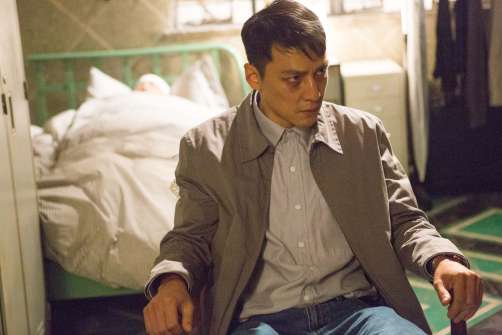 男神也歪腰! 吳彥祖拍《魔警》 挑戰入魔演技 收工讓老婆按摩