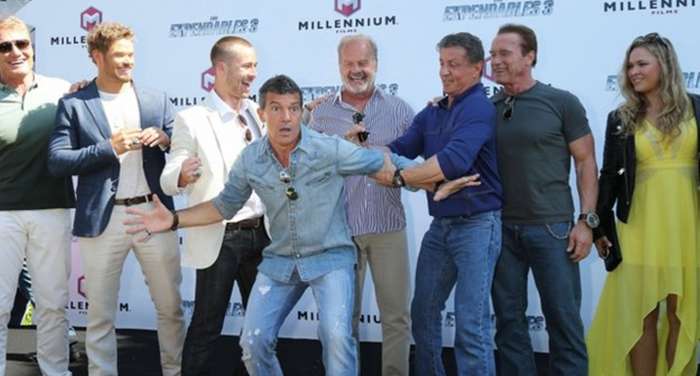 【浴血任務3】巨星齊聚坎城 坦克車遊街影迷瘋狂 記者會公佈電影片段 媒體好評「暑假必看！」