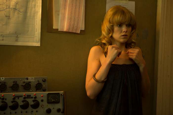 艾琳理查茲《靈異檔案》淫爪伸三男 片場惡作劇笑當頑皮鬼