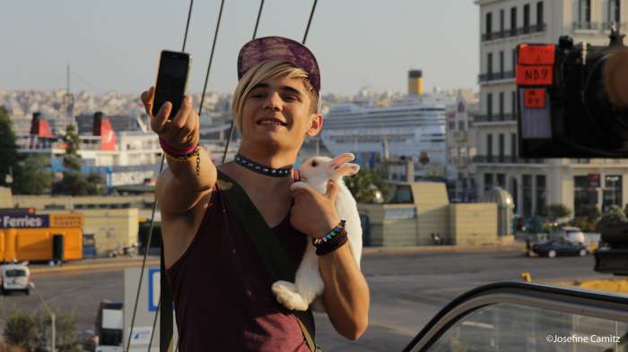 《我的希臘甜心》坎城首映，男主角萌樣吸睛 呈現希臘社會真實狀態，全場觀眾又哭又笑