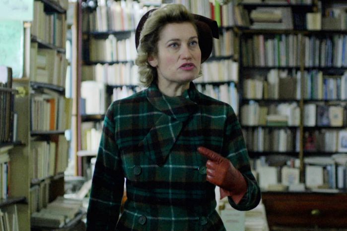 影后佯裝書迷《盛開紫羅蘭》艾曼紐德芙奪「特別注目」獎