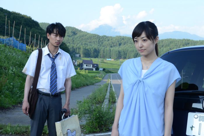 綾野剛陷「整容」疑雲 《白雪公主殺人事件》井上真央假死受驚