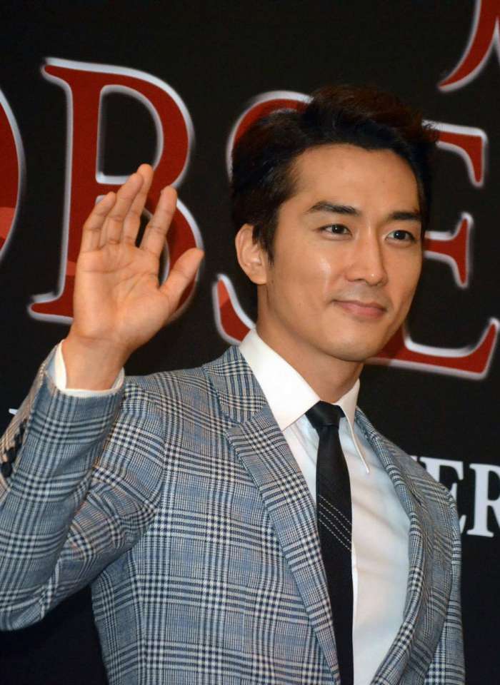 宋承憲裸體被看光  【人間中毒】火辣床戲不清場