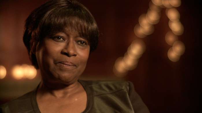 「最辣和聲」全裸拍攝玩伴女郎  克勞蒂雅靠【伴唱人生：聚光燈外20呎】再寫人生新章