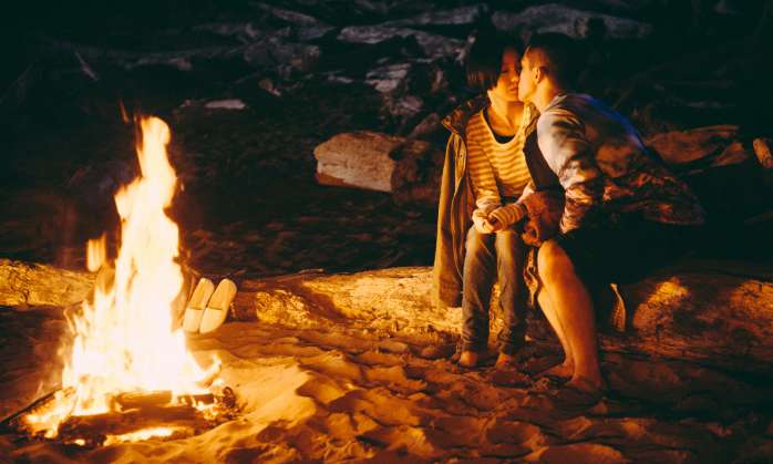 郭采潔與黃遠  為《寒蟬效應》到台東Long Stay  浪漫吻戲  黃遠喊姐姐 郭采潔KISS頓時無感