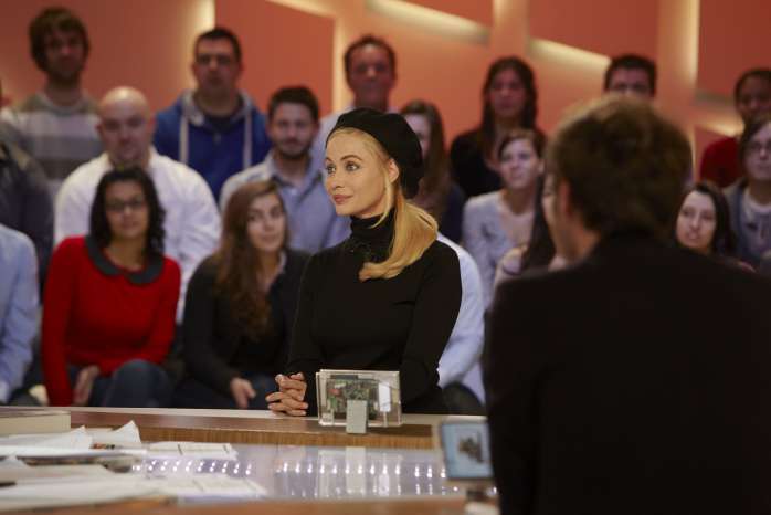 艾曼紐琵雅秀毒舌《鱷魚的黃眼睛》賤梗連發！