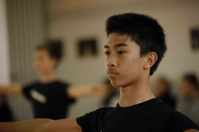 唯有讀書高？《舞動芭蕾夢》希維等公車練芭蕾