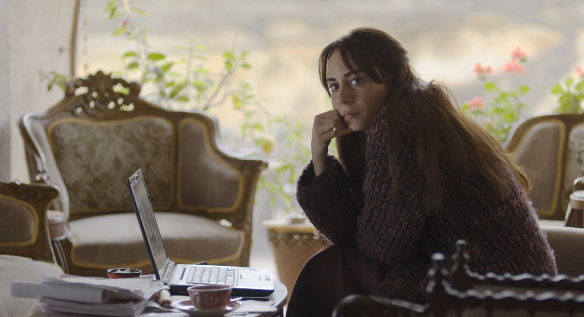 頂酷寒拍攝《冬日甦醒》獲選年度十大佳片