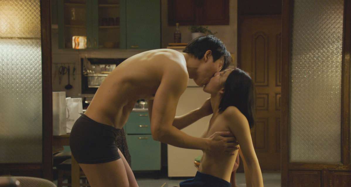 鄭雨盛當「爹寶」  《情慾誘惑》全裸賣肉先問爸