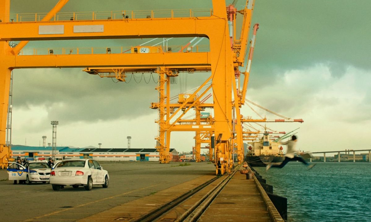 金宇彬《技術者們》搏命跳海玩爆破  被林周煥揍到肚子瘀青