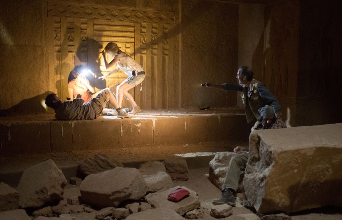 【驚字塔】超顫慄體驗如臨現場 沙漠隧道實景拍攝  艾希莉英秀拍到得幽閉恐懼症？！