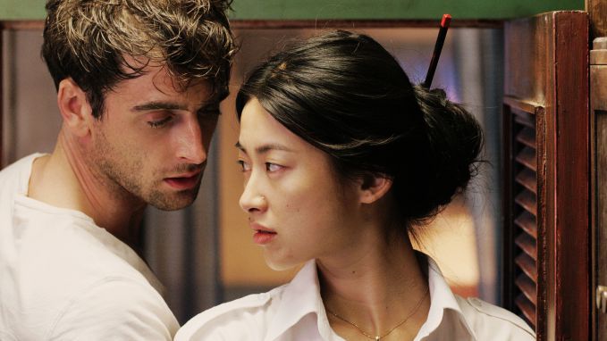 《海上情謎》朱珠全裸下海美乳見客