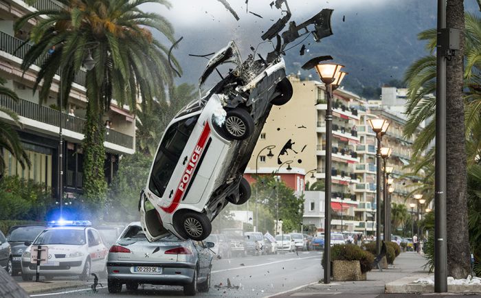 《玩命快遞：肆意橫行》 飛車追撞不靠特效  百萬奧迪成廢鐵 