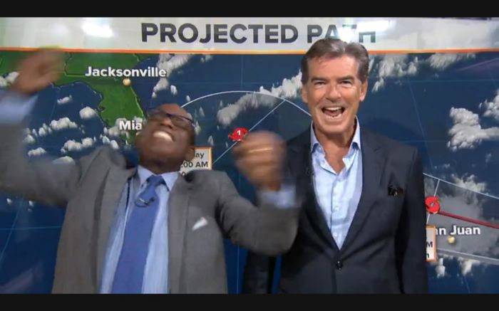 《無處可逃》颱風海嘯傻傻分不清  皮爾斯布洛斯南亂入氣象台