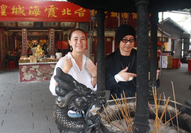 永瀨正敏一日店長賣《銅鑼燒》城隍廟過爐求好成績