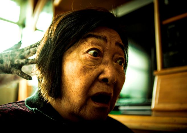 【紅衣小女孩】中邪演技嚇壞許瑋甯 宛如台灣版「龍婆」