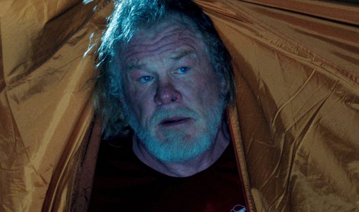 尼克諾特《別跟山過不去》怒吼PK大棕熊  捧桃紅內褲調戲女山客