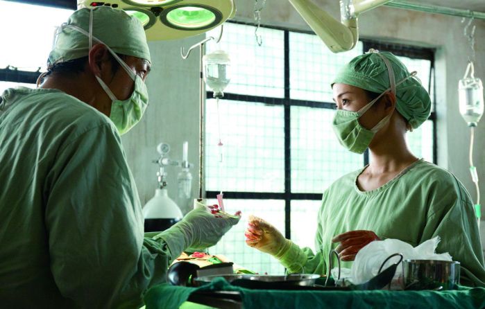 大澤隆夫、石原聰美【仁醫，迎風而立】眉來眼去？！