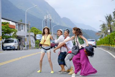 袁艾菲身材號稱「台灣南波萬」 波霸想搭便車卻吃鱉