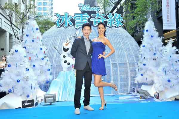 【冰雪奇緣】冬季樂園歡樂登場 阿KEN就是歌手 Janet 接招順口溜